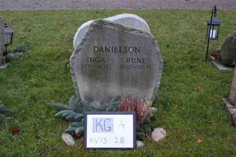 Gravnummer: 4 13    28