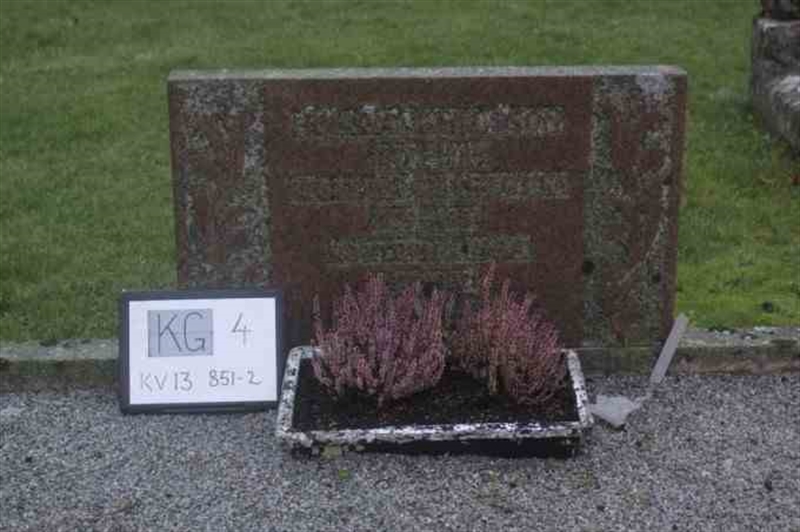 Hautatunnus: 4 13   851-852