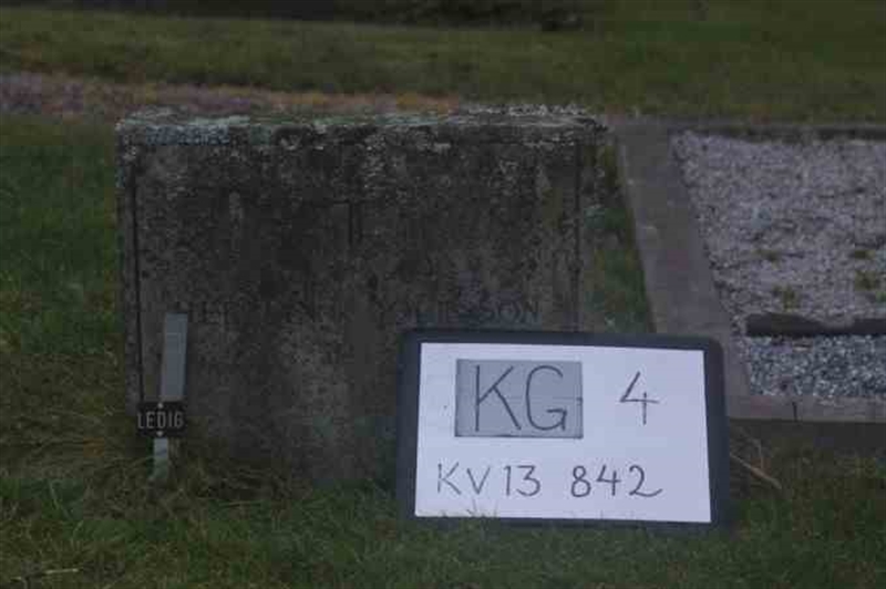 Gravnummer: 4 13   842