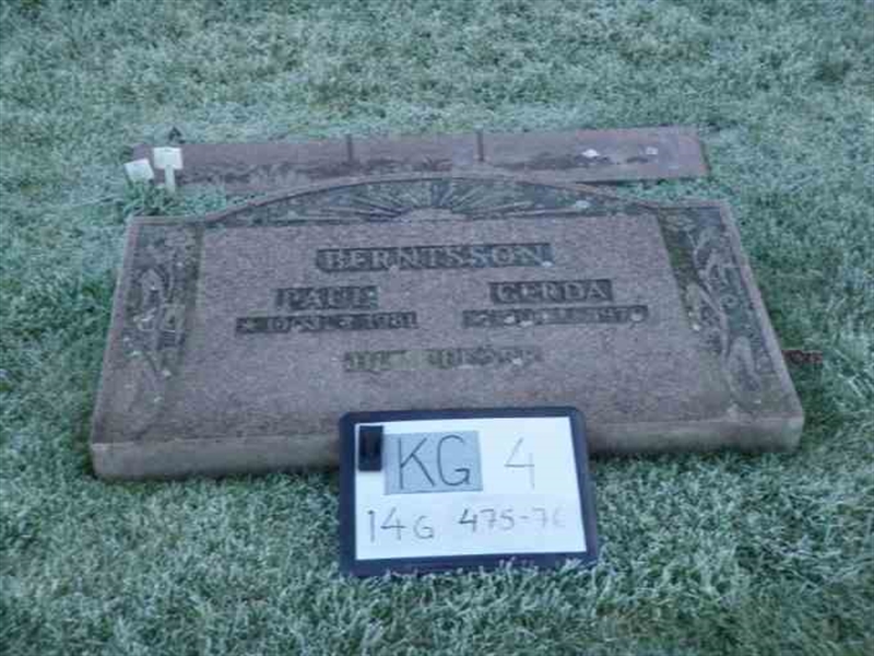 Hautatunnus: 4 14-G   475-476