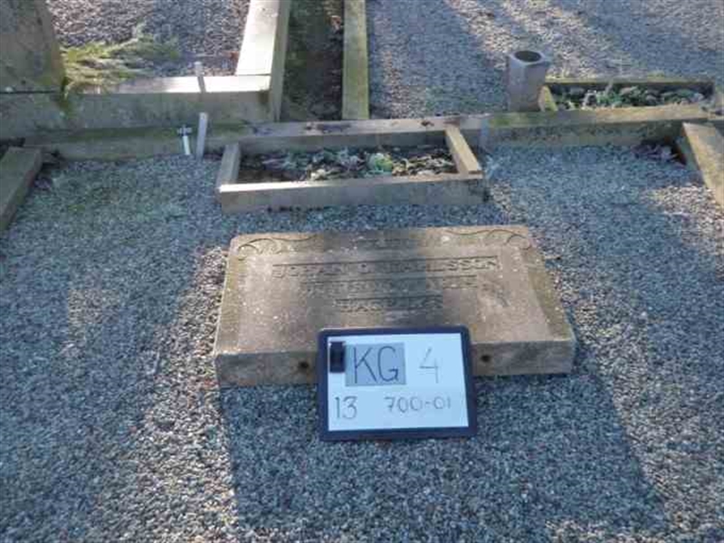 Hautatunnus: 4 13   700-701