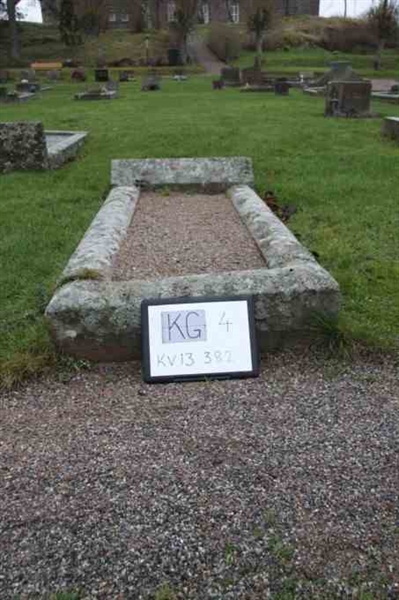 Hautatunnus: 4 13   382