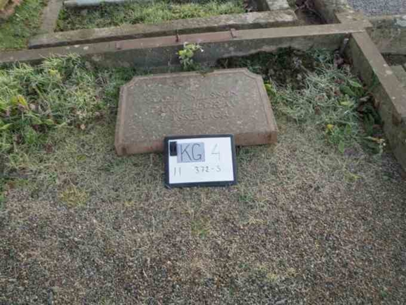 Hautatunnus: 4 11   372-373