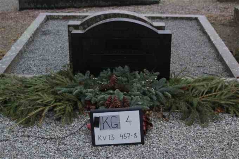 Hautatunnus: 4 13   457-458