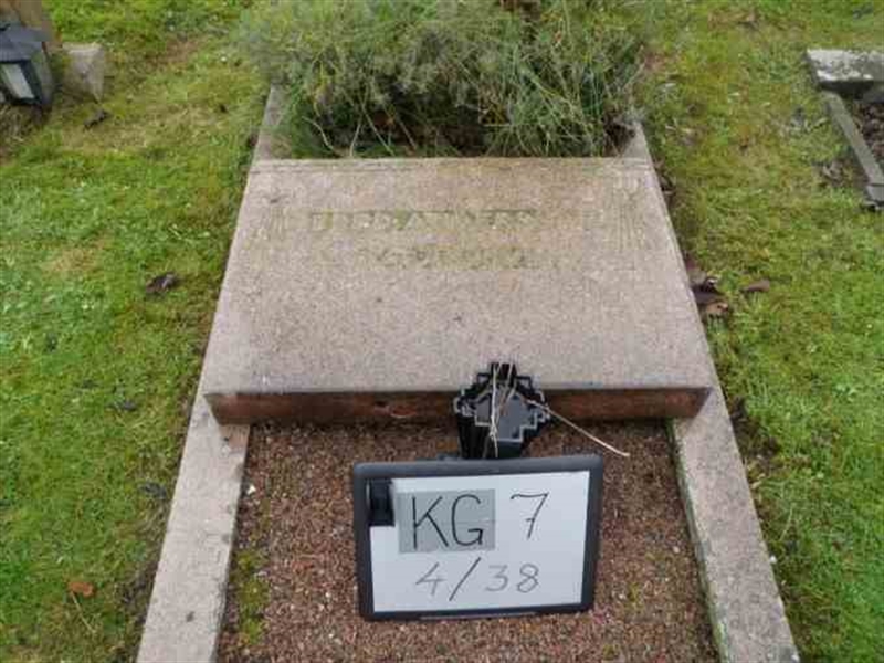 Gravnummer: 7 04    38-1