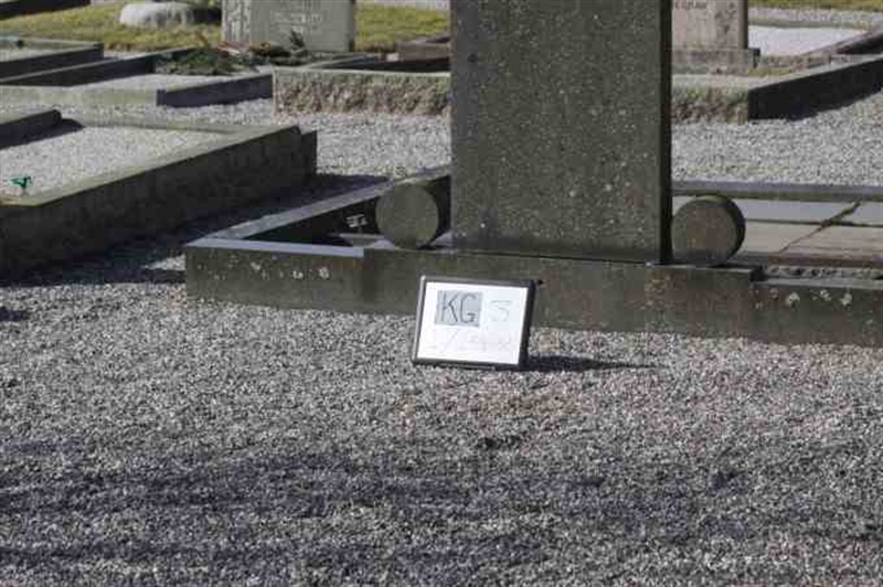 Hautatunnus: 3 02   254-255