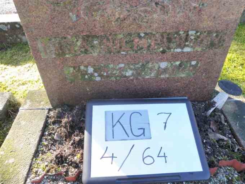 Hautatunnus: 7 04    64-1