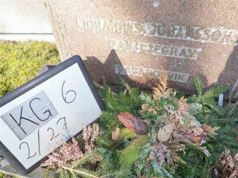 Grave number: 6 02    27-2