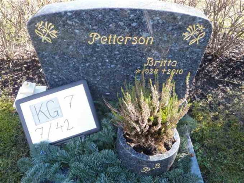 Hautatunnus: 7 07    42