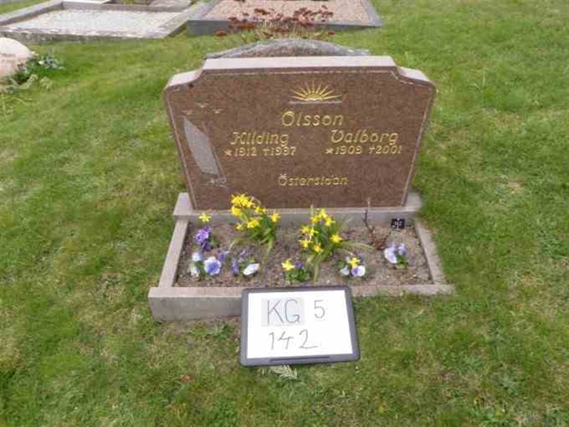 Gravnummer: 5   142-2