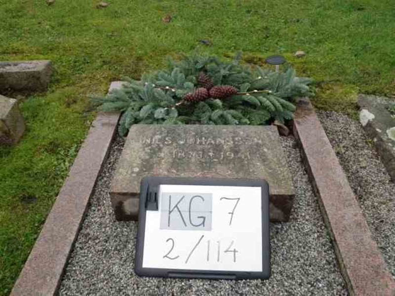 Hautatunnus: 7 02   114-1