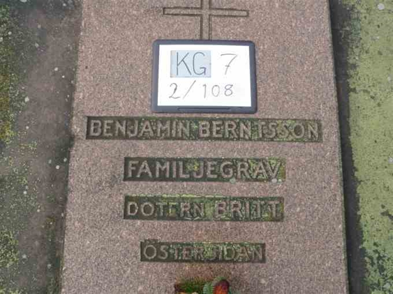 Hautatunnus: 7 02   108-3