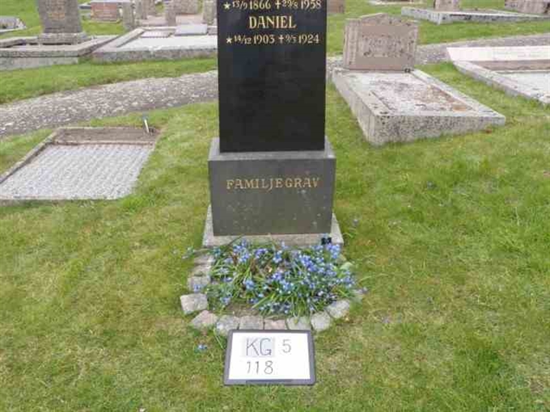 Gravnummer: 5   118-2