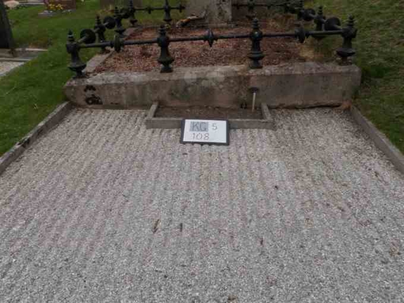 Gravnummer: 5   108-2