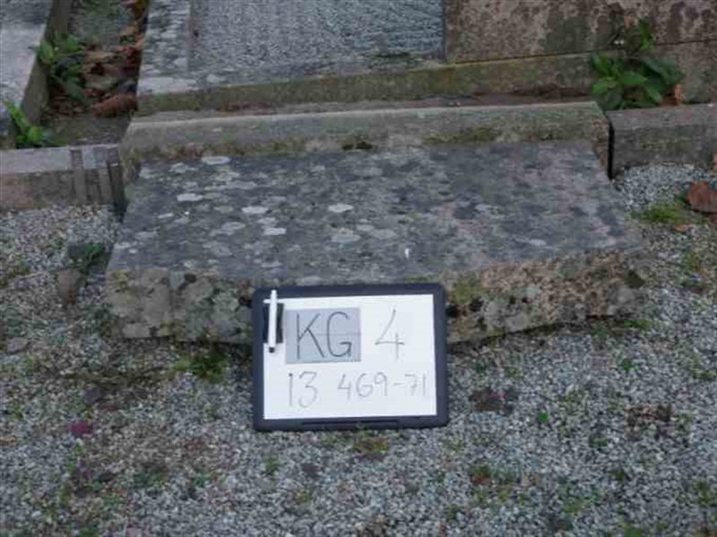 Hautatunnus: 4 13   469-471