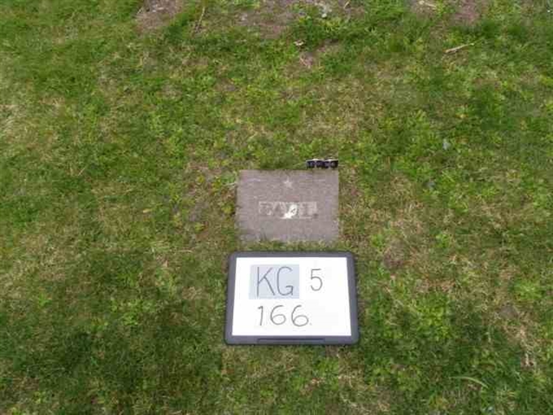 Grave number: 5   166-2