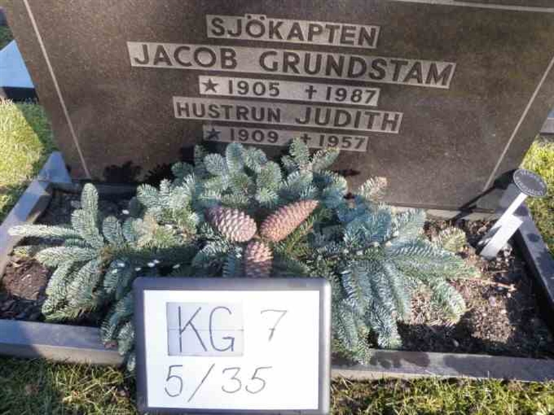 Hautatunnus: 7 05    35-3