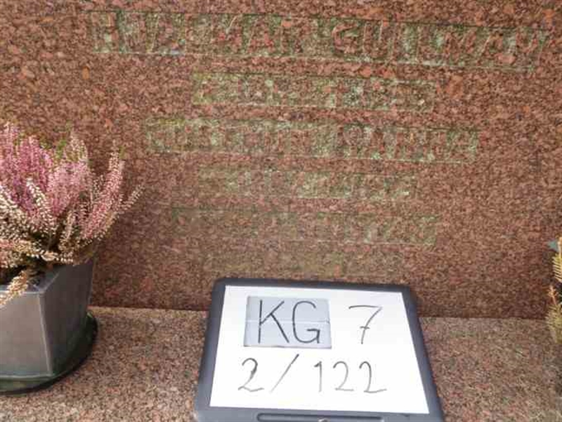 Hautatunnus: 7 02   122-3