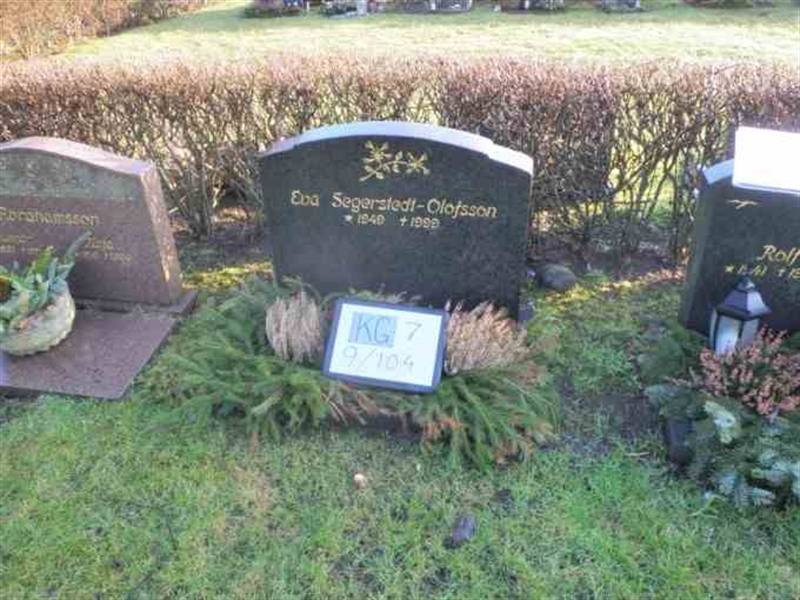 Hautatunnus: 7 09   104