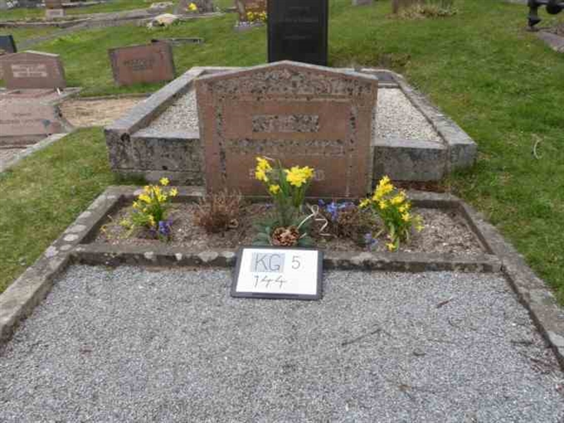 Grave number: 5   144-2