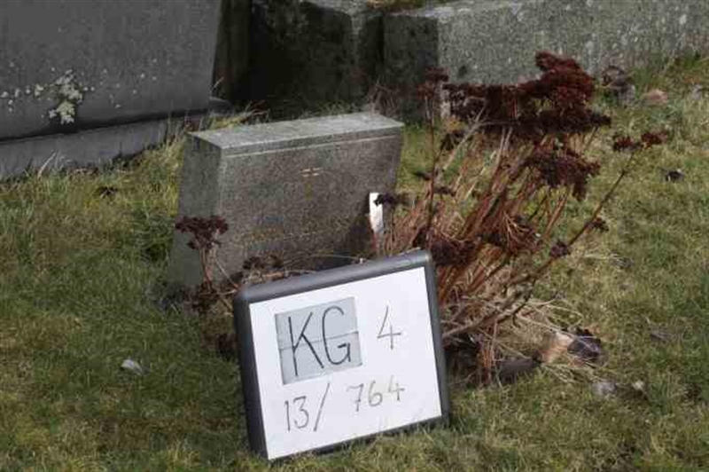 Gravnummer: 4 13   764