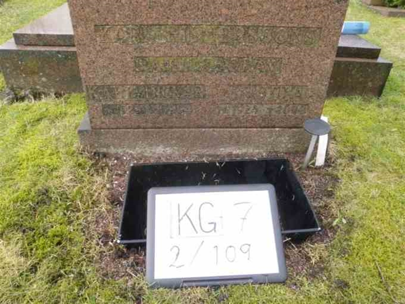 Hautatunnus: 7 02   109-2