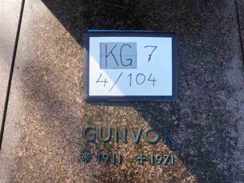 Hautatunnus: 7 04   104-3