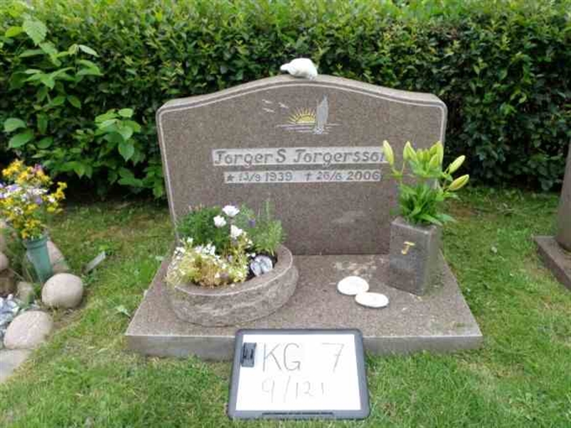 Hautatunnus: 7 09   121