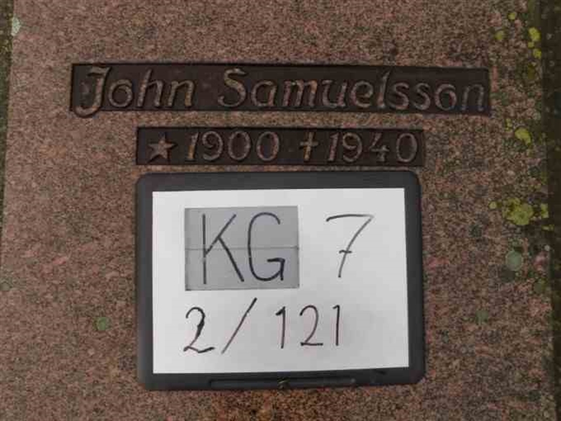 Hautatunnus: 7 02   121-1