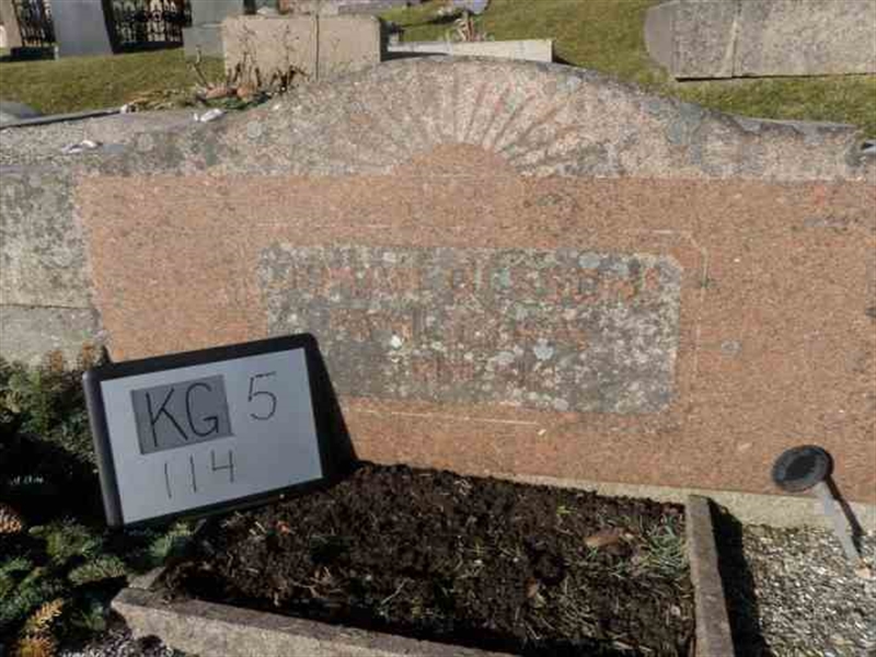Hautatunnus: 5   114-2