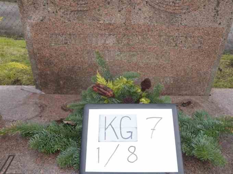 Gravnummer: 7 01     8-2