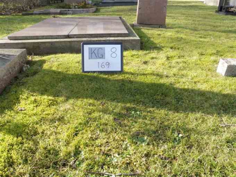 Gravnummer: 8   169-1