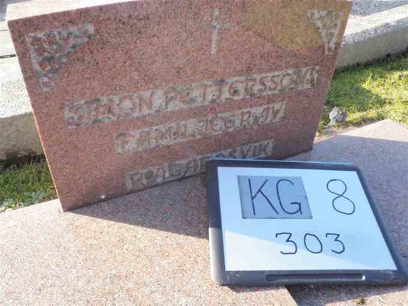 Gravnummer: 8   303-2