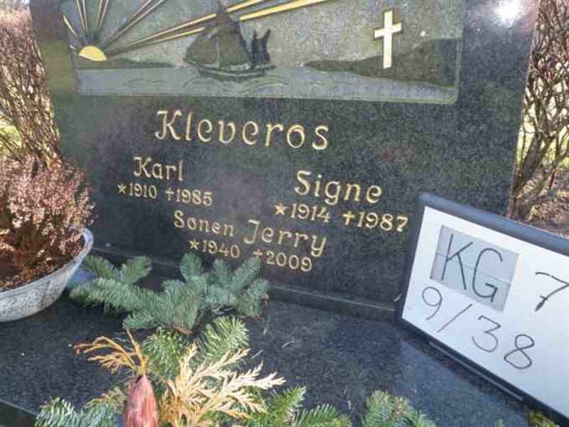 Hautatunnus: 7 09    38-2