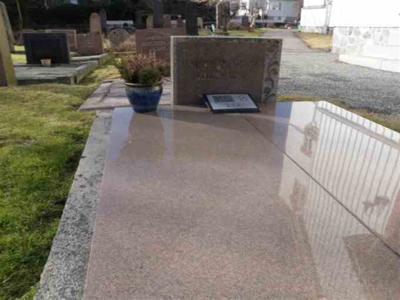 Hautatunnus: 8   212-2