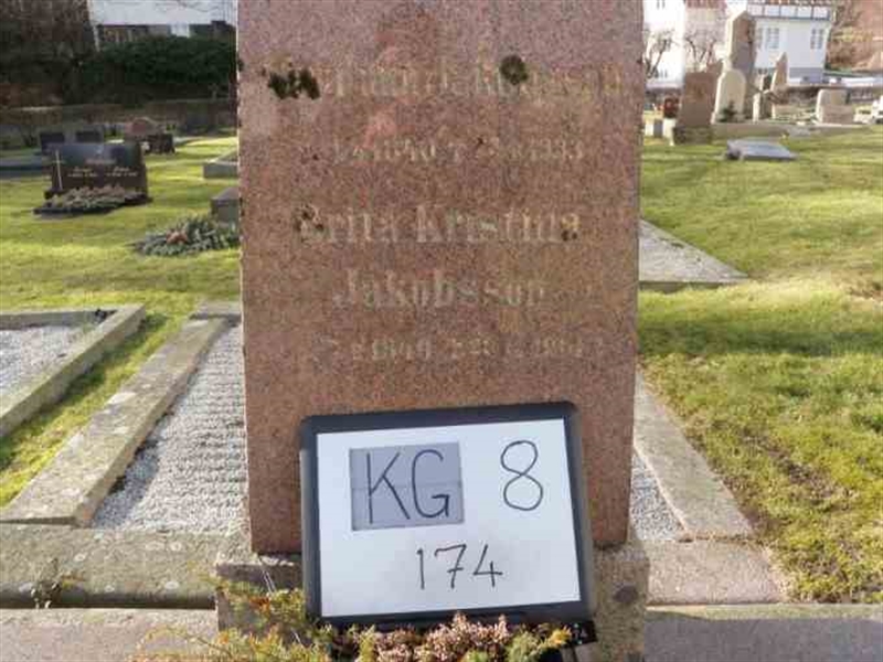 Gravnummer: 8   174-2