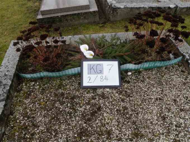 Hautatunnus: 7 02    84-2