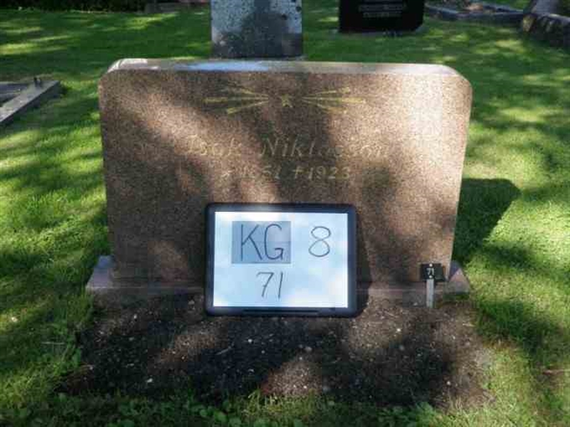 Hautatunnus: 8    71-2