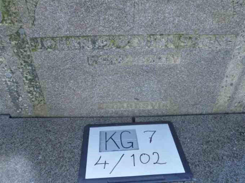 Hautatunnus: 7 04   102-2