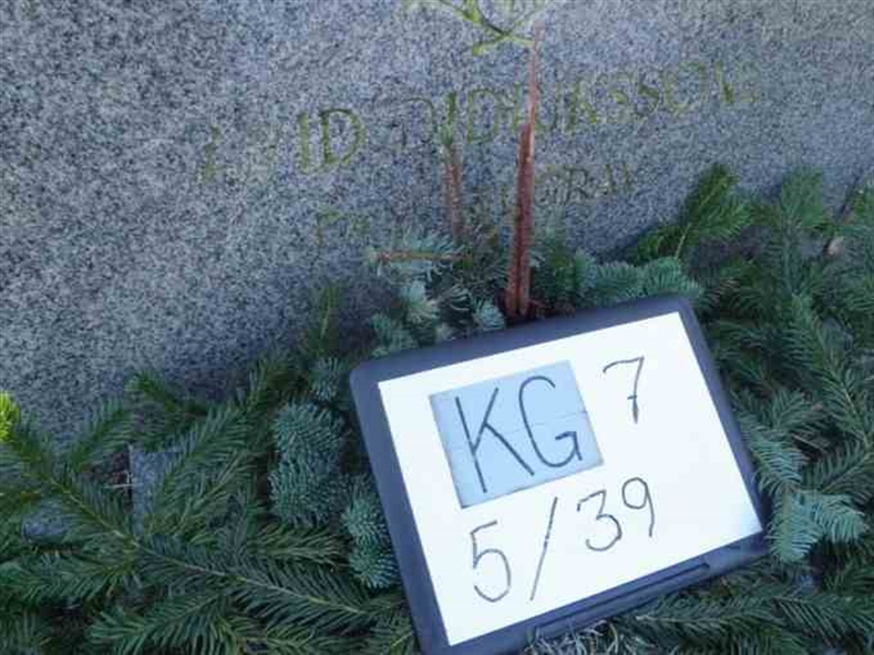 Hautatunnus: 7 05    39-2