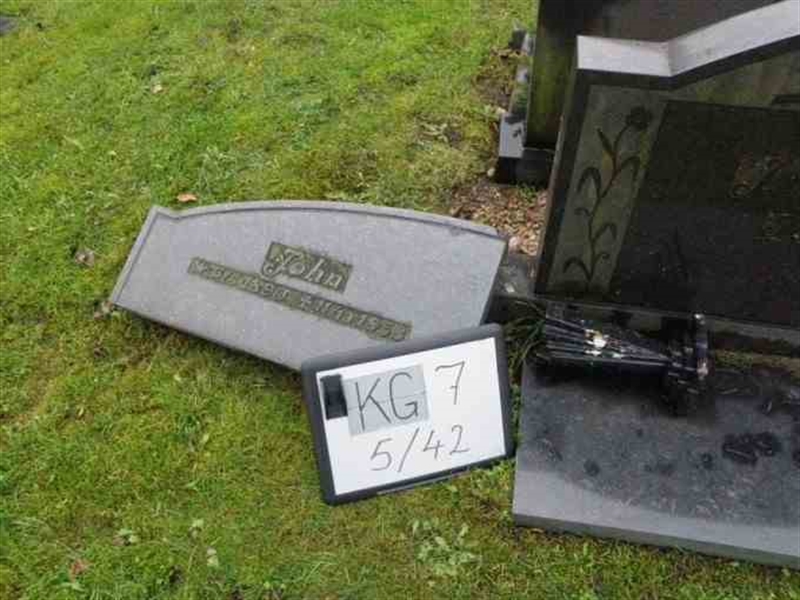 Hautatunnus: 7 05    42-2