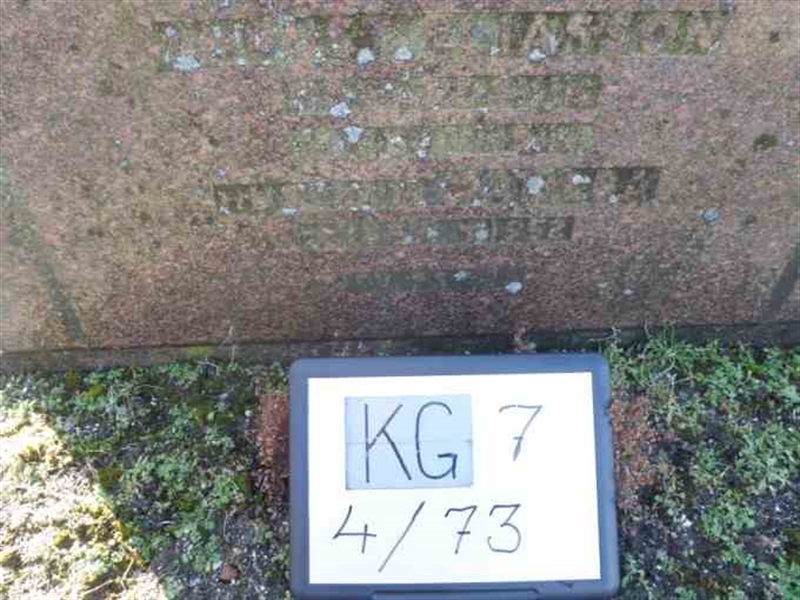 Hautatunnus: 7 04    73-2