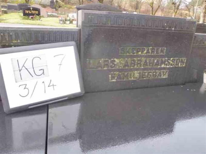 Gravnummer: 7 03    14-2