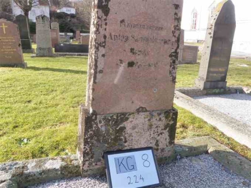 Hautatunnus: 8   224-2