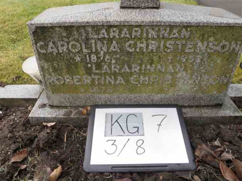 Hautatunnus: 7 03     8-2