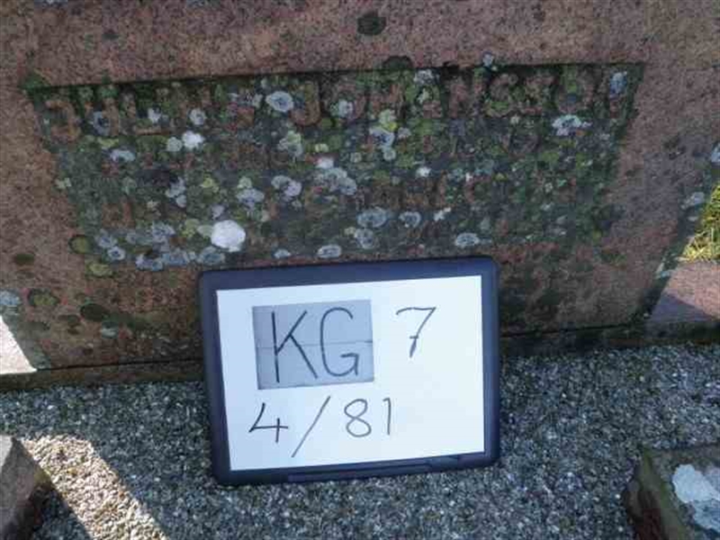 Hautatunnus: 7 04    81-2