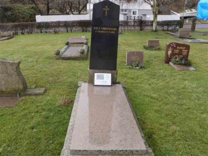 Gravnummer: 8    77-2