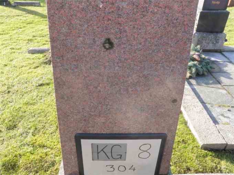 Grave number: 8   304-2