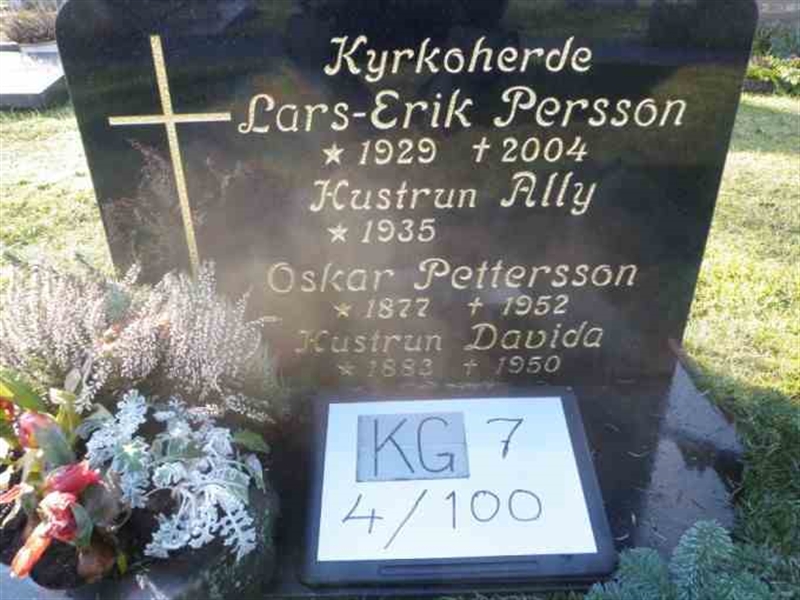 Hautatunnus: 7 04   100-2