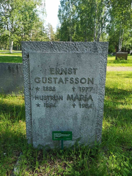 Grave number: NK 02    76